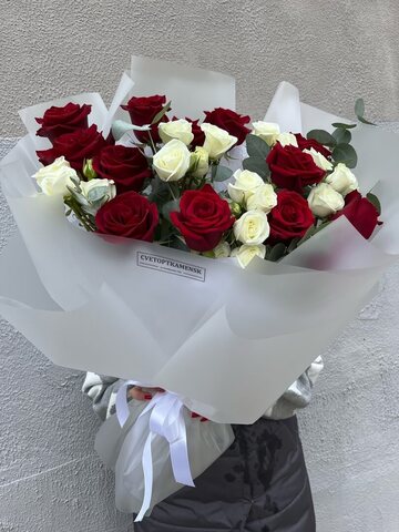 Букет из красных роз